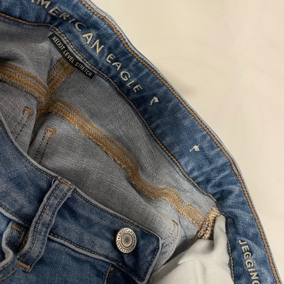 American Eagle stonewashed Jegging size 2 Short - Picture 2 of 3